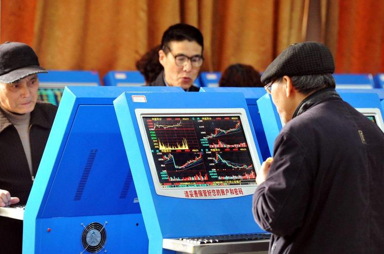 反恐精英为什么卡的不让进服务器